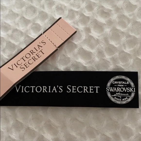 VS SWAROVSKI CRYSTAL LINGERIE - Picture 3 of 5